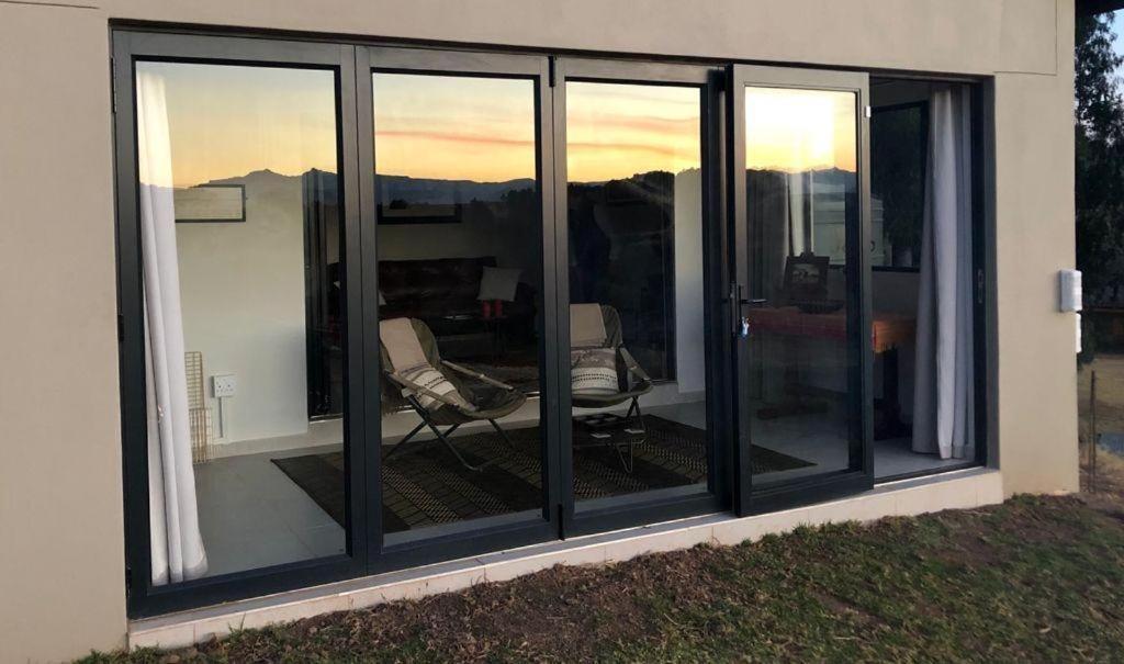 Sunset View Self Catering Cottage アンダーバーグ エクステリア 写真